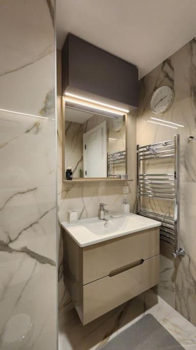 Daire Diamond Residences 2bd 2bth 11fl Lux & Free P Üsküp