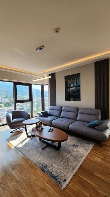 Diamond Residences 2bd 2bth 11fl Lux & Free P